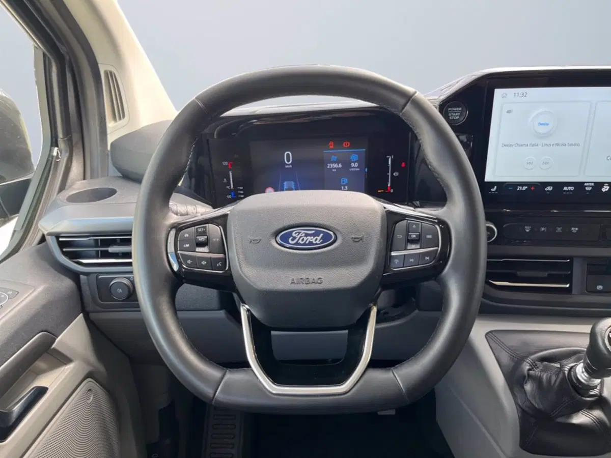 Ford Tourneo Custom usata a Milano (13)