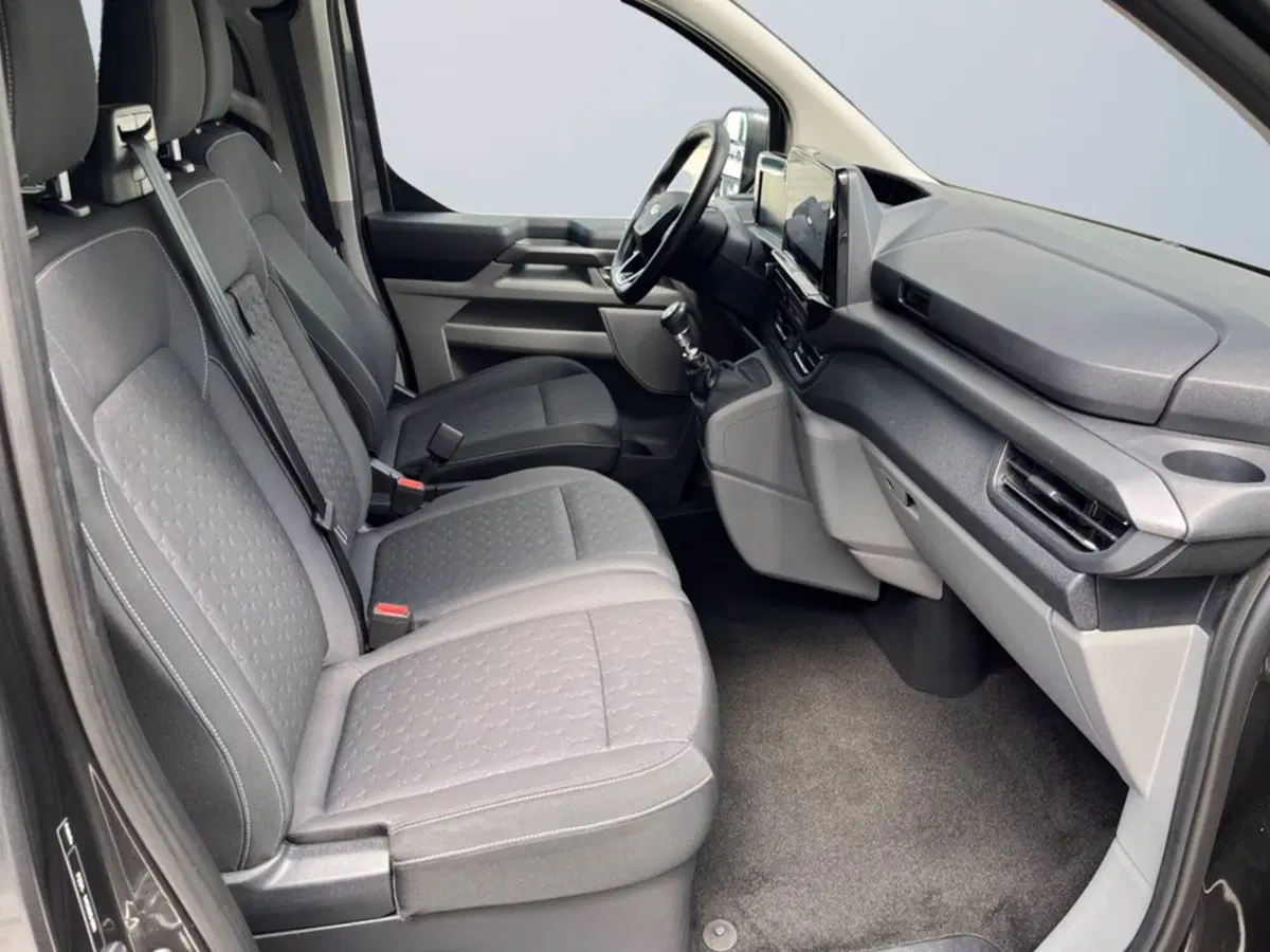 Ford Tourneo Custom usata a Milano (15)