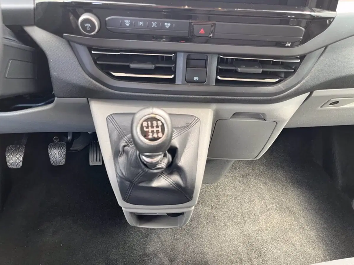 Ford Tourneo Custom usata a Milano (16)