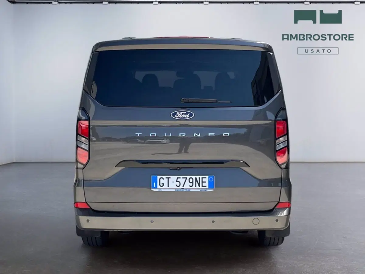 Ford Tourneo Custom usata a Milano (4)