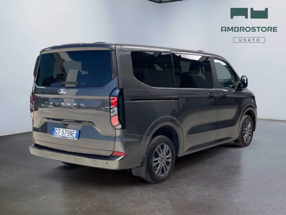 Ford Tourneo Custom usata a Milano (5)