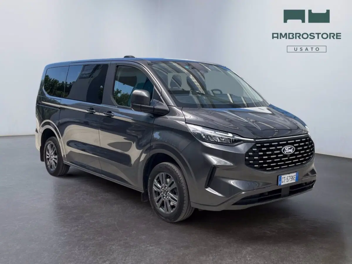 Ford Tourneo Custom usata a Milano (7)