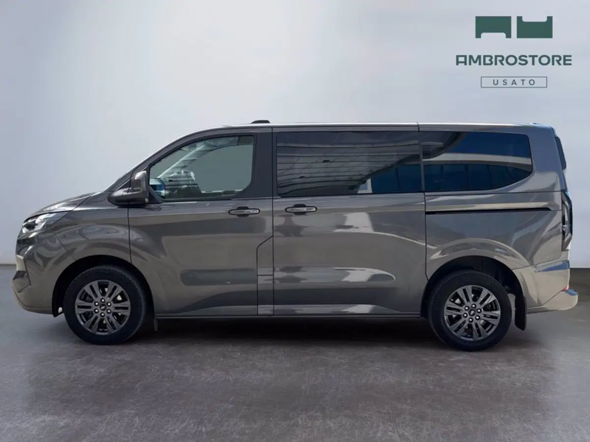 Ford Tourneo Custom usata a Milano (2)