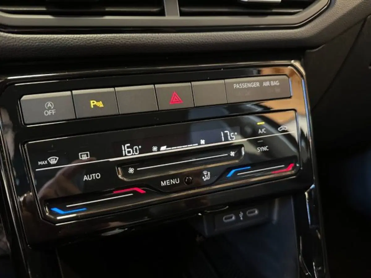 Volkswagen T-Cross nuova a Vicenza (12)