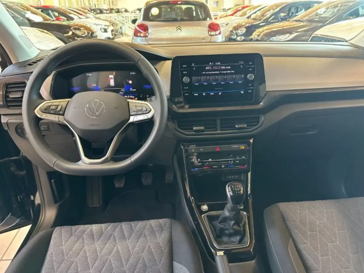 Volkswagen T-Cross nuova a Vicenza (9)