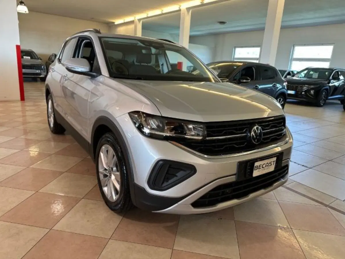 Volkswagen T-Cross nuova a Vicenza (2)