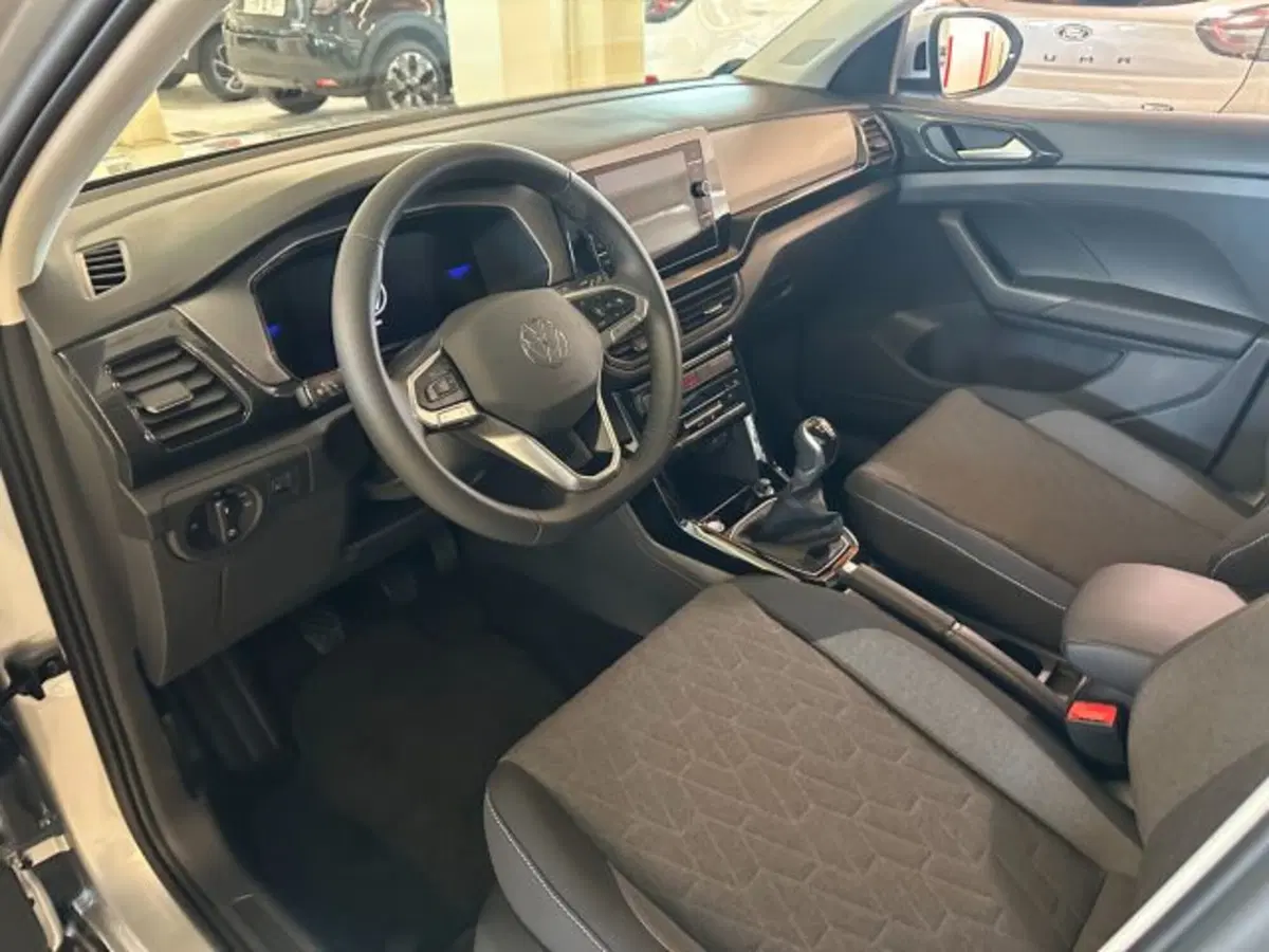 Volkswagen T-Cross nuova a Vicenza (7)