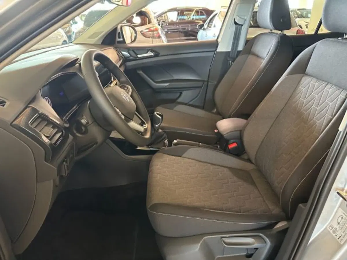 Volkswagen T-Cross nuova a Vicenza (8)