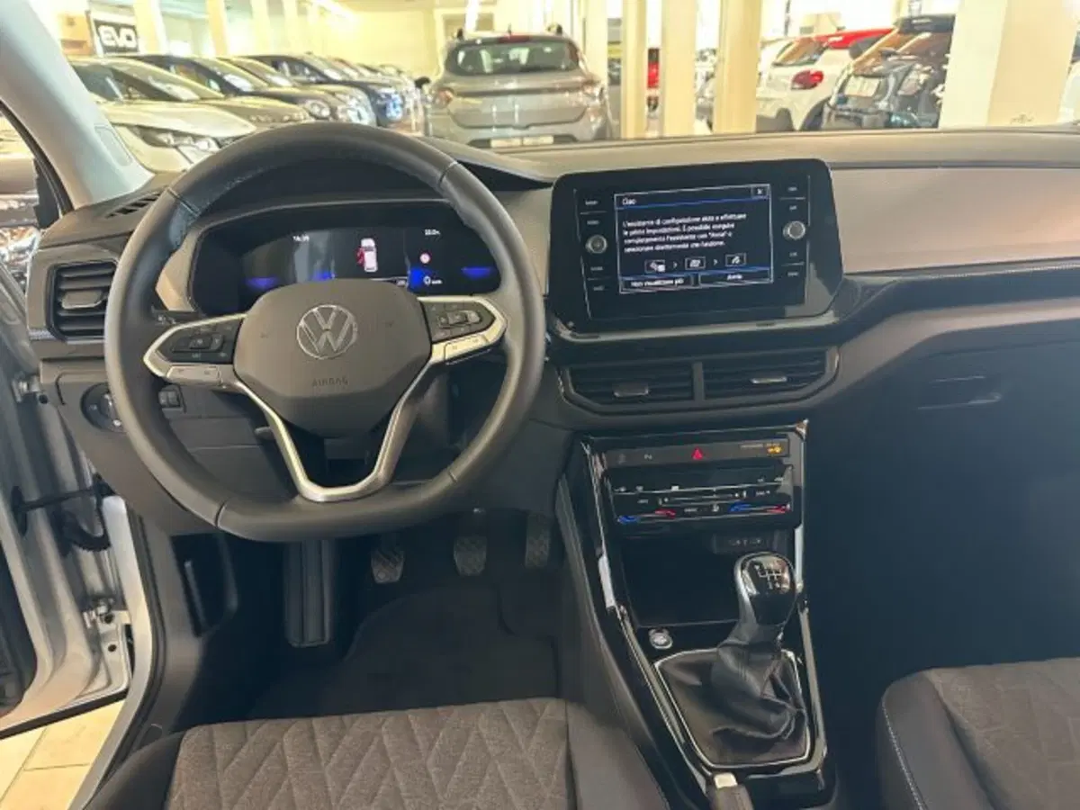 Volkswagen T-Cross nuova a Vicenza (9)