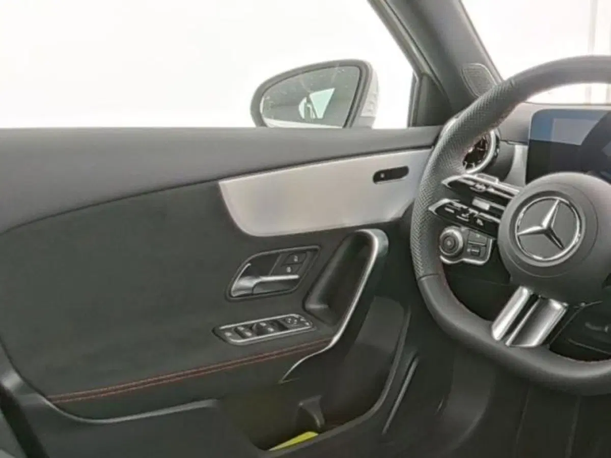 Mercedes-Benz Classe A usata a Milano (9)