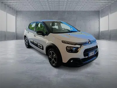 Citroen C3 1.2 puretech You s&amp;s 83cv neopatentati del 2024 usata a Bari