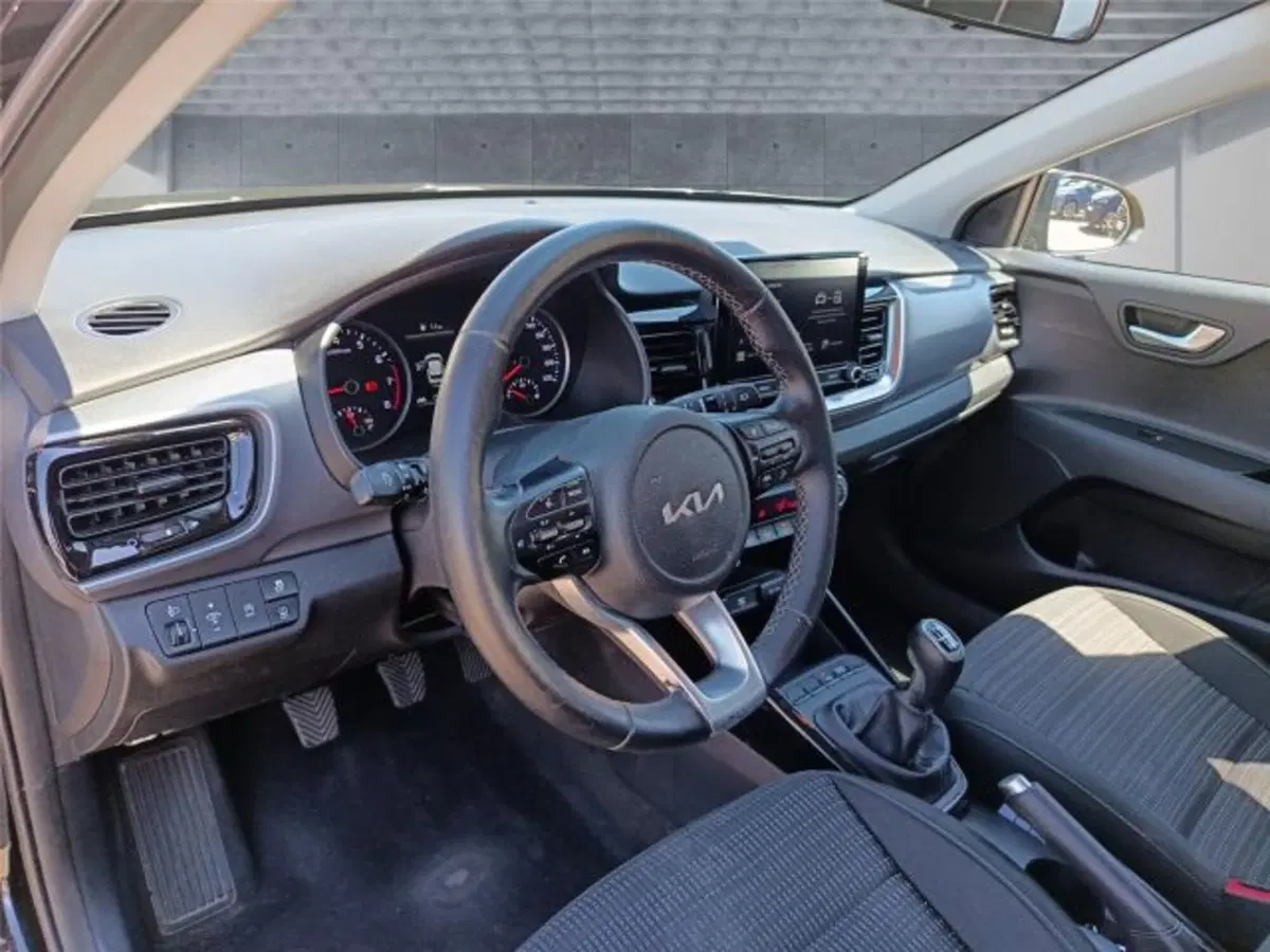Kia Stonic usata a Bari (10)