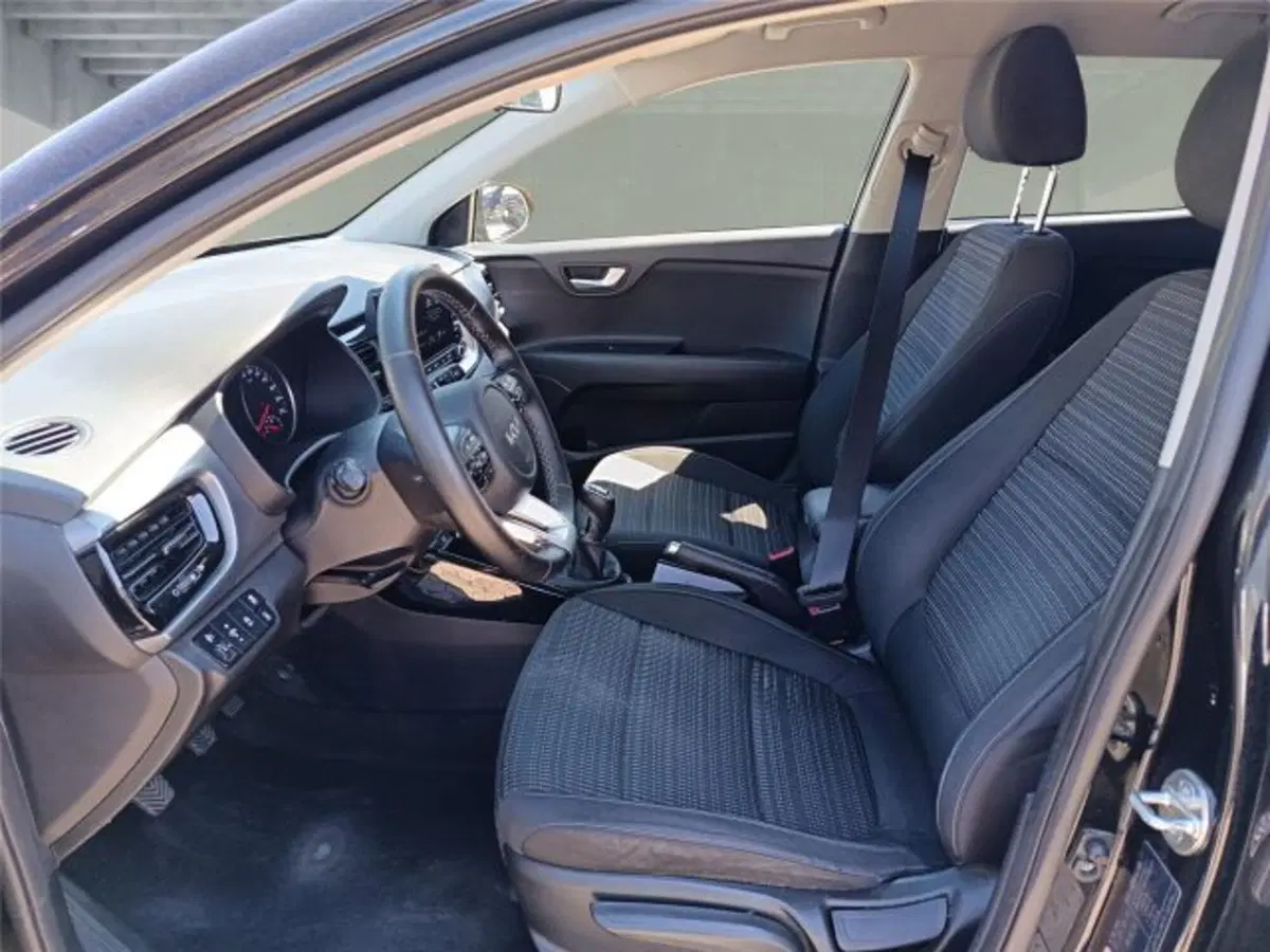 Kia Stonic usata a Bari (11)