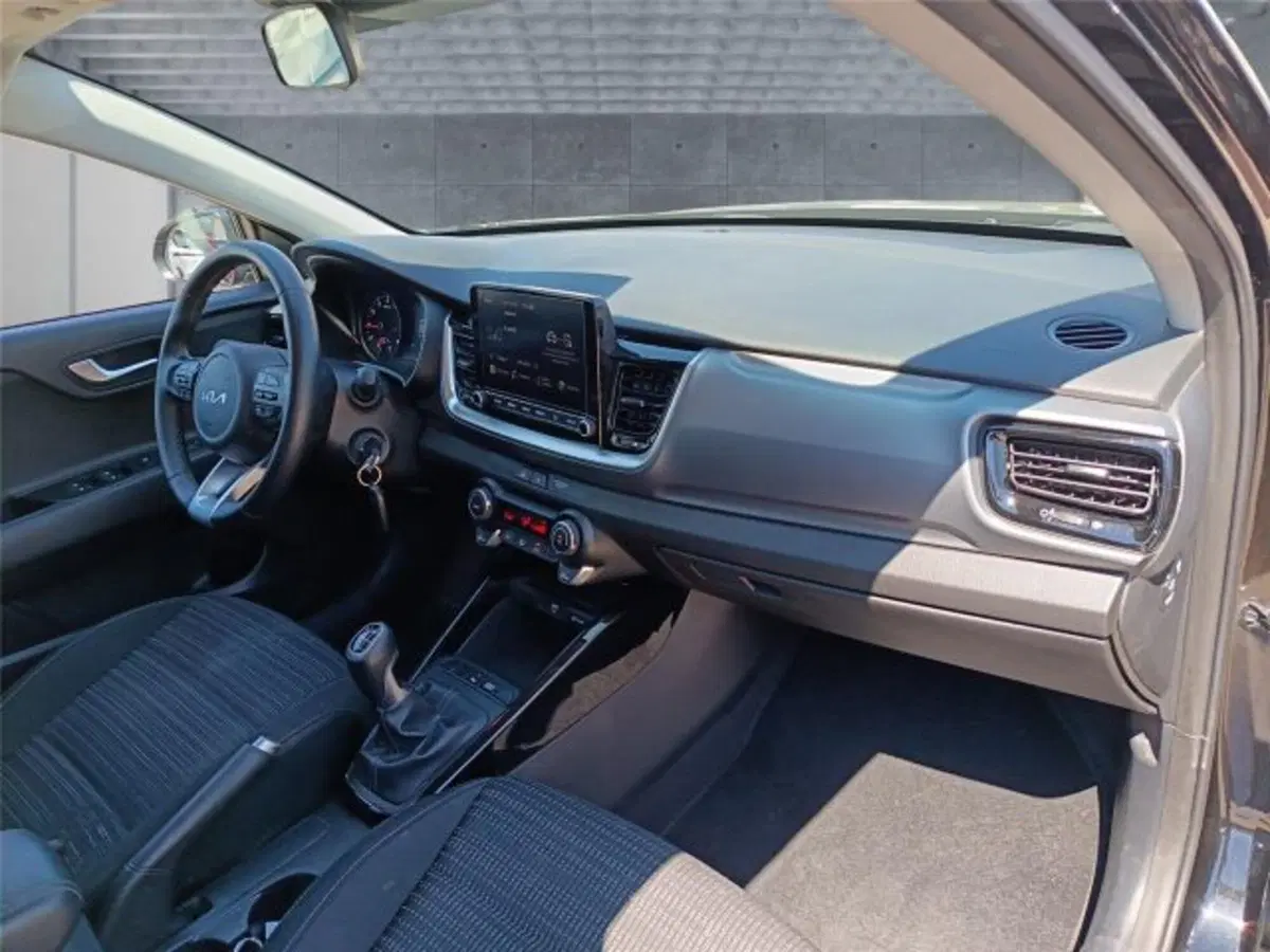 Kia Stonic usata a Bari (12)