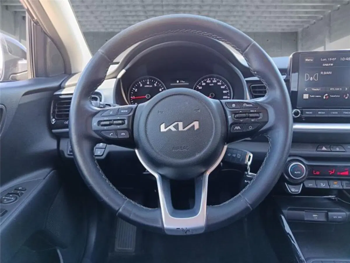 Kia Stonic usata a Bari (15)