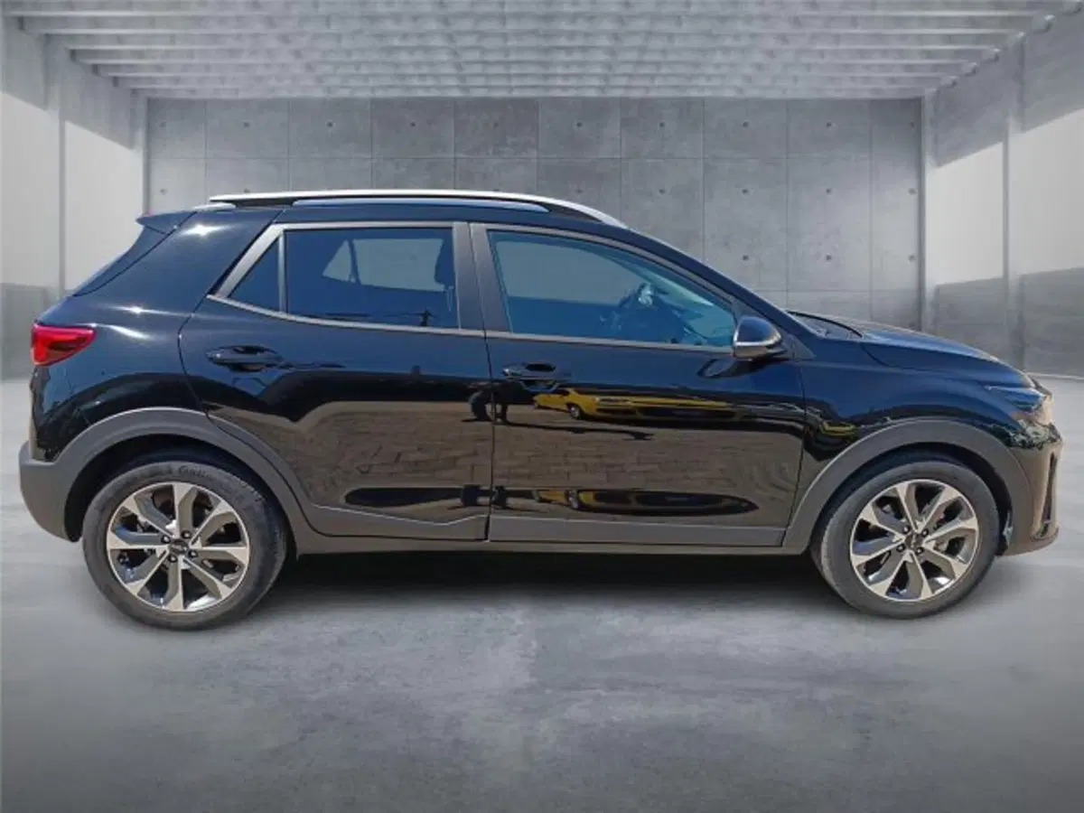 Kia Stonic usata a Bari (7)