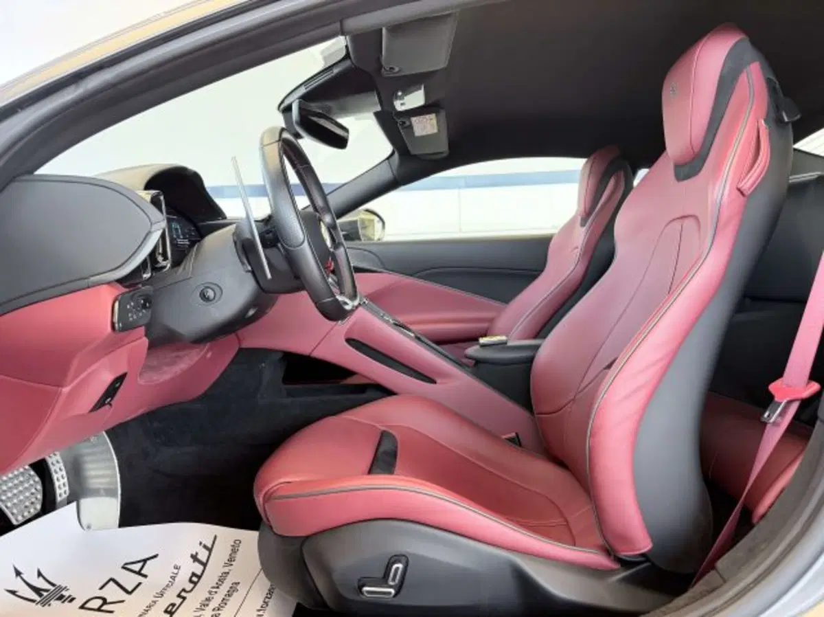 Ferrari Roma Spider usata a Torino (8)