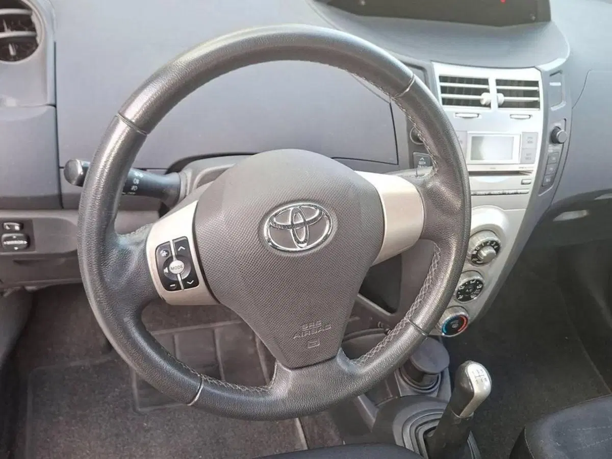 Toyota Yaris usata a Torino (11)