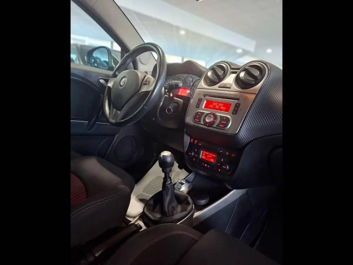 Alfa Romeo MiTo usata a Torino (10)
