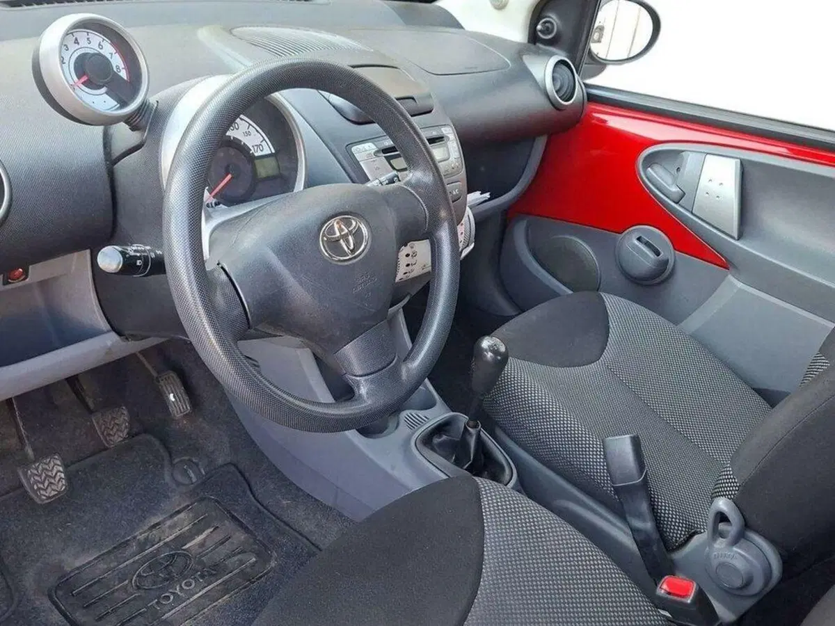 Toyota Aygo usata a Torino (7)