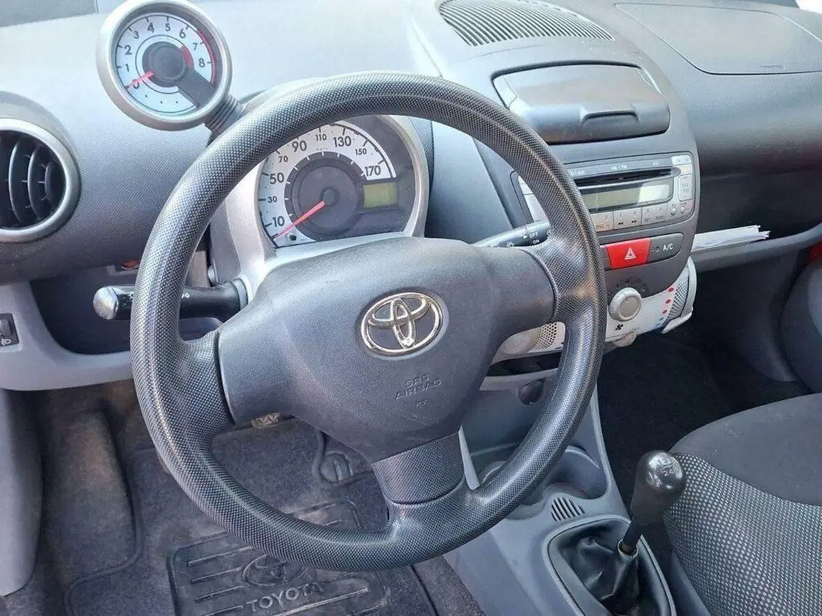 Toyota Aygo usata a Torino (8)