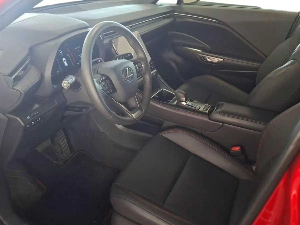 Lexus LBX usata a Torino (11)