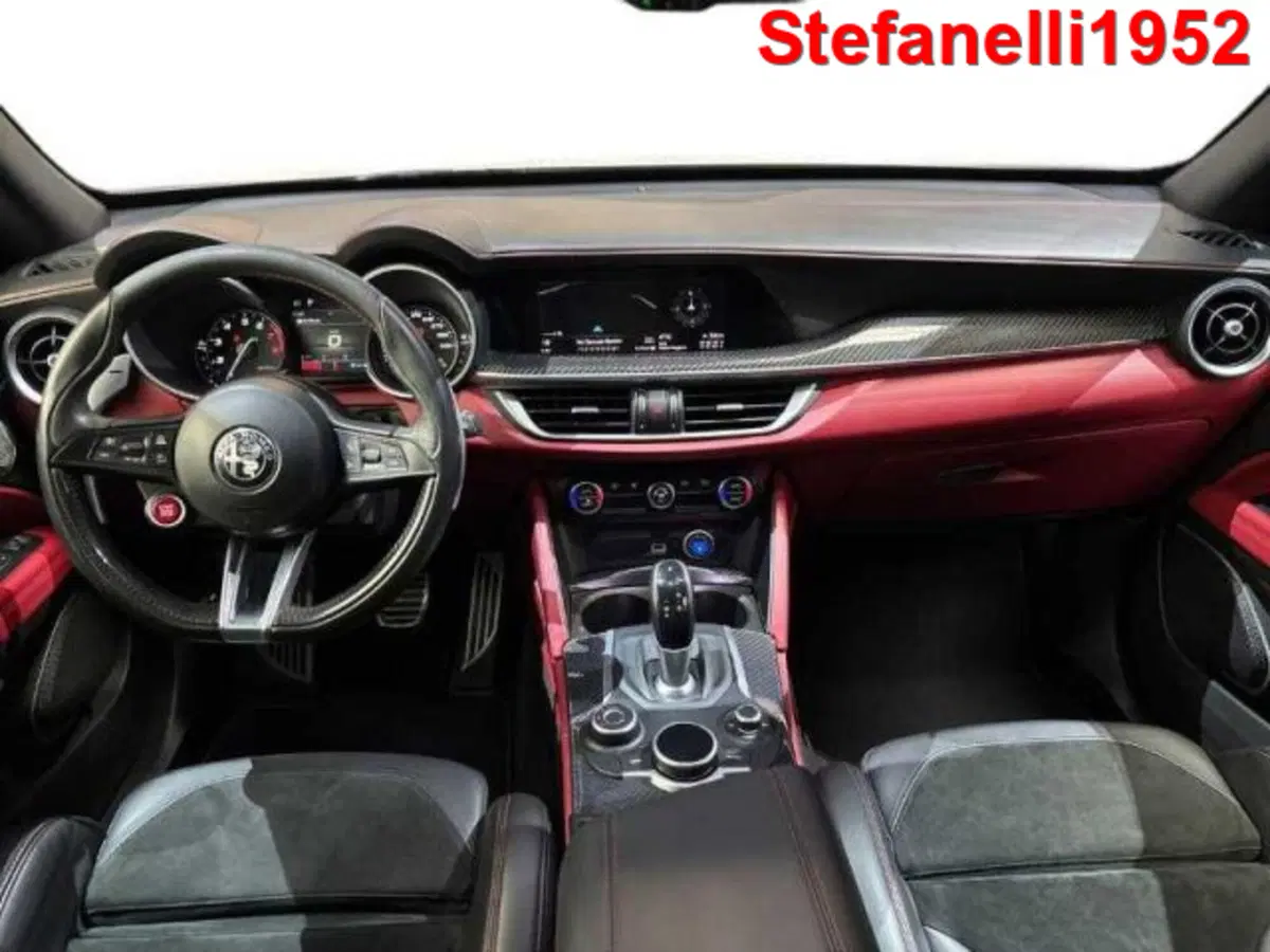 Alfa Romeo Stelvio usata a Bologna (13)