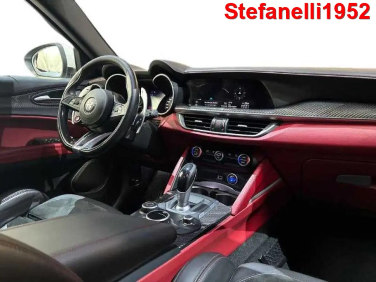 Alfa Romeo Stelvio usata a Bologna (15)