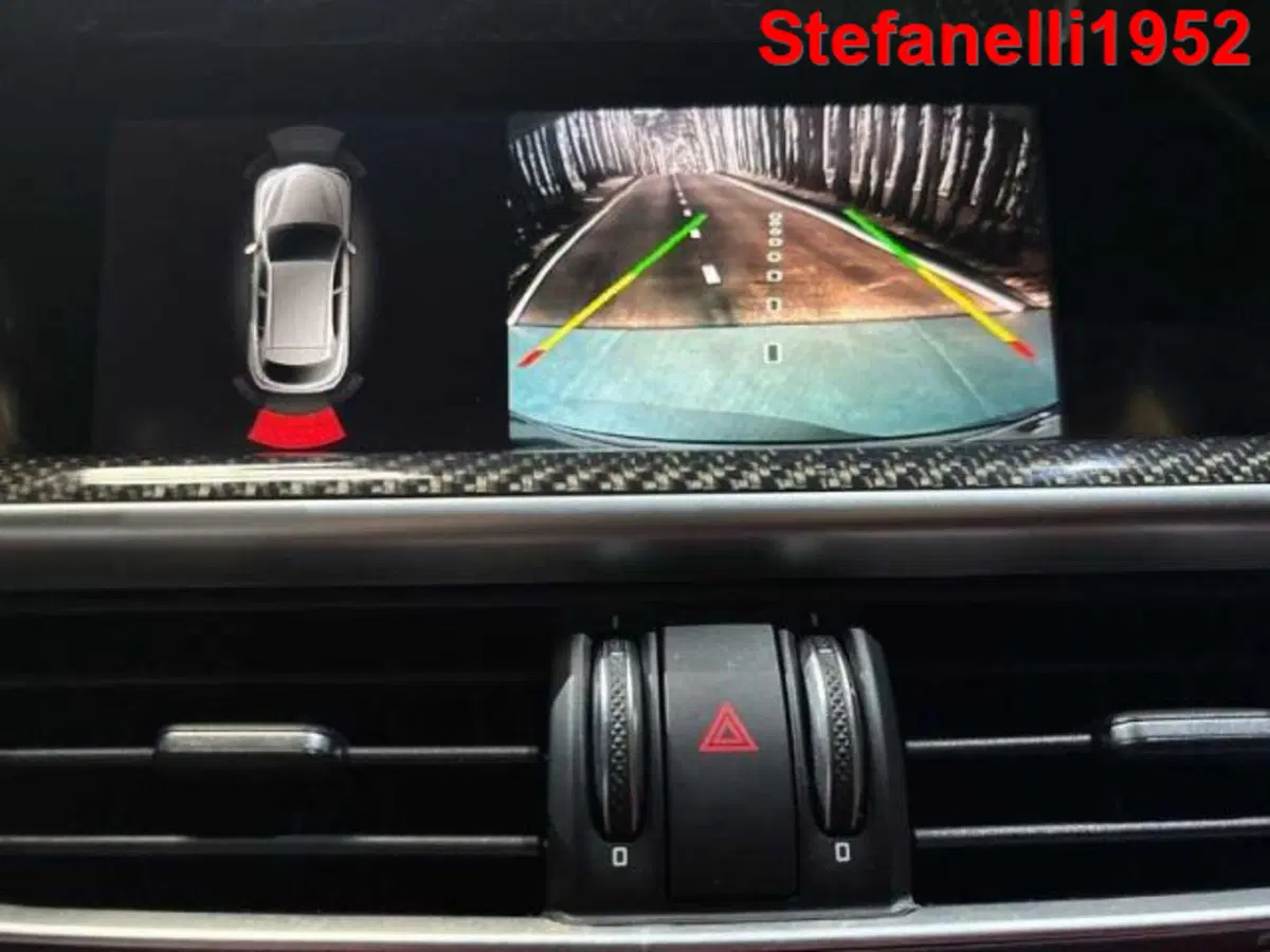 Alfa Romeo Stelvio usata a Bologna (17)