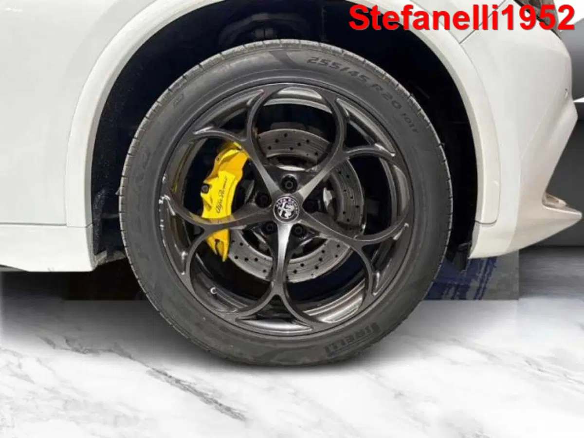Alfa Romeo Stelvio usata a Bologna (8)