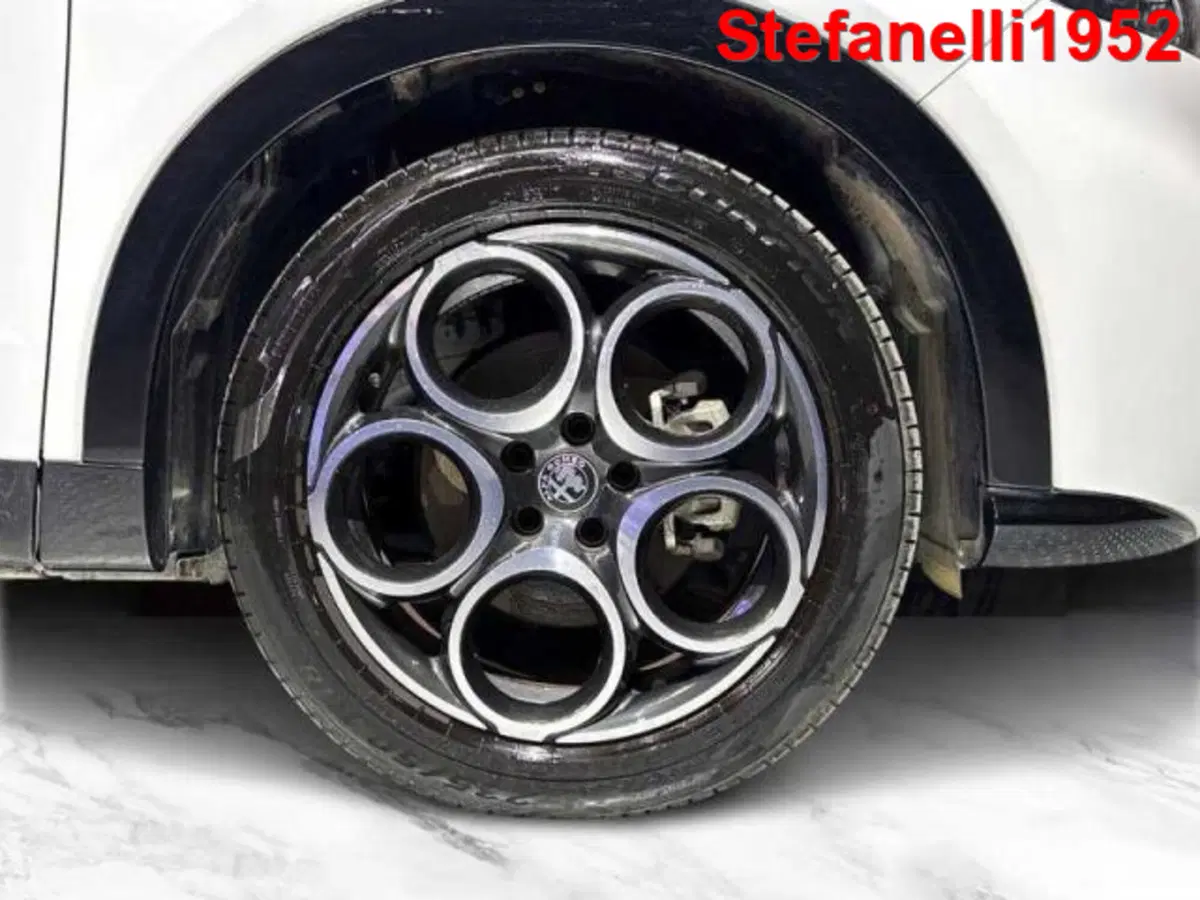 Alfa Romeo Tonale usata a Bologna (8)