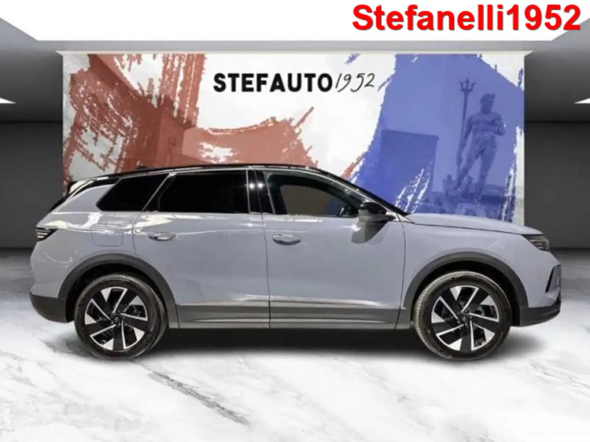 Opel Grandland nuova a Bologna (2)