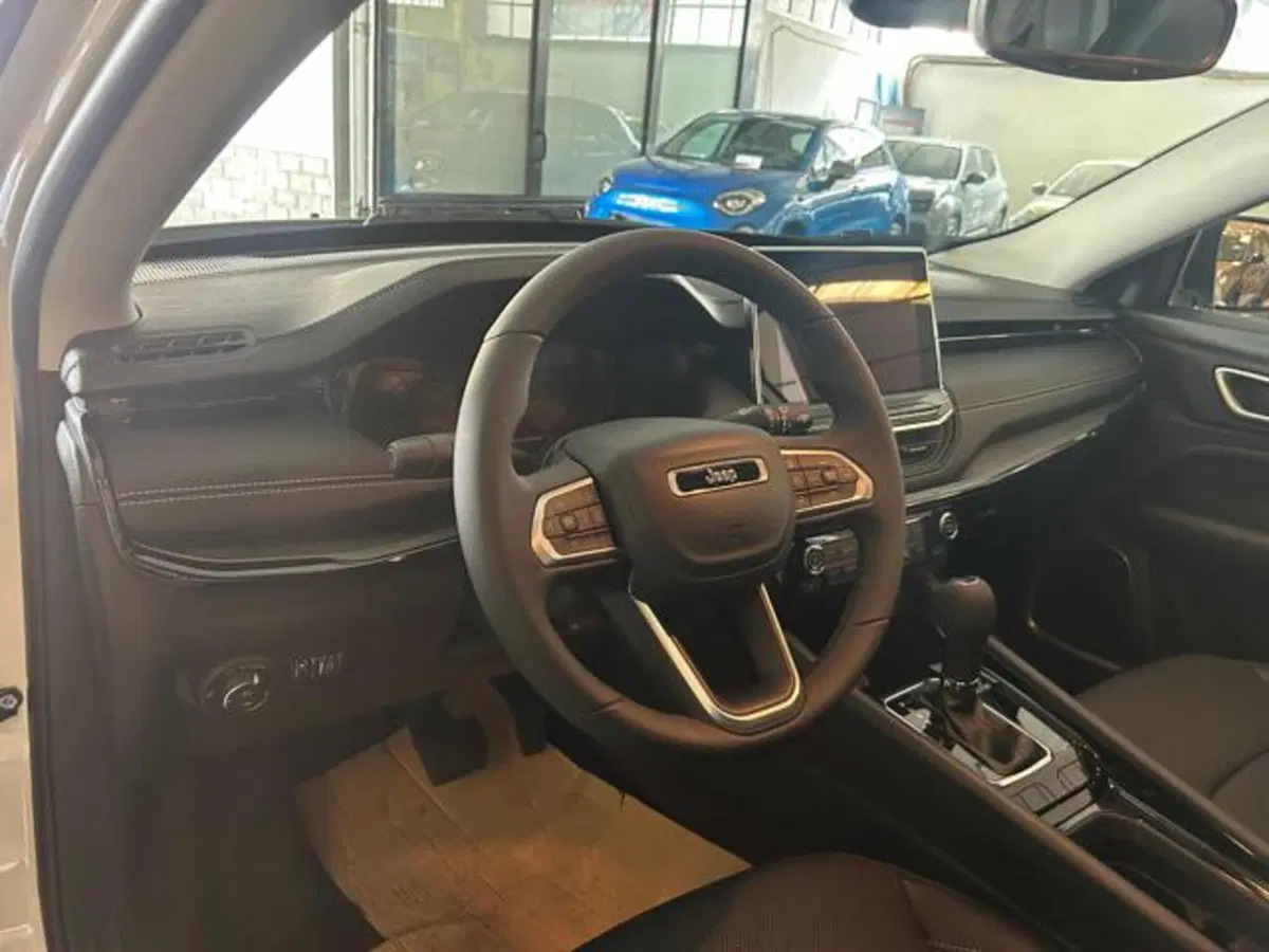 Jeep Compass nuova a Vercelli (11)