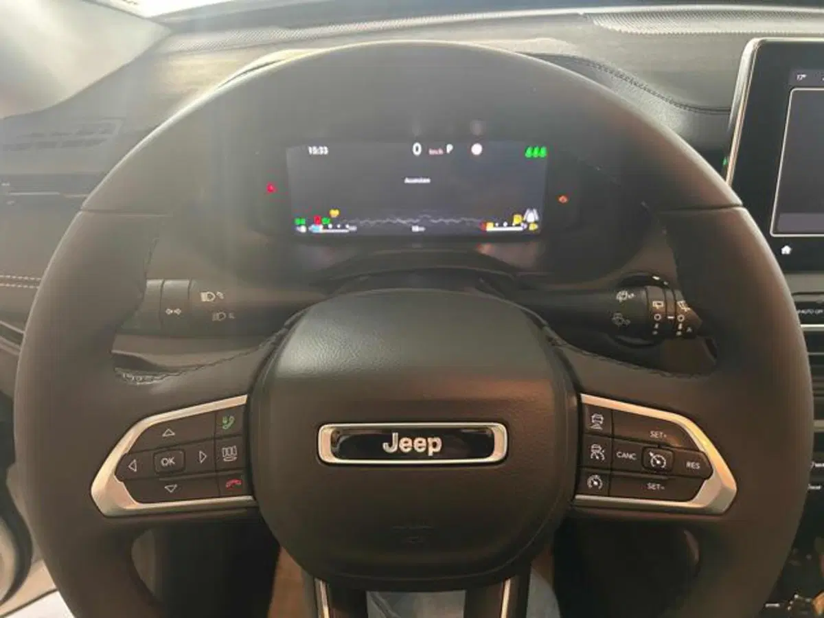 Jeep Compass nuova a Vercelli (16)
