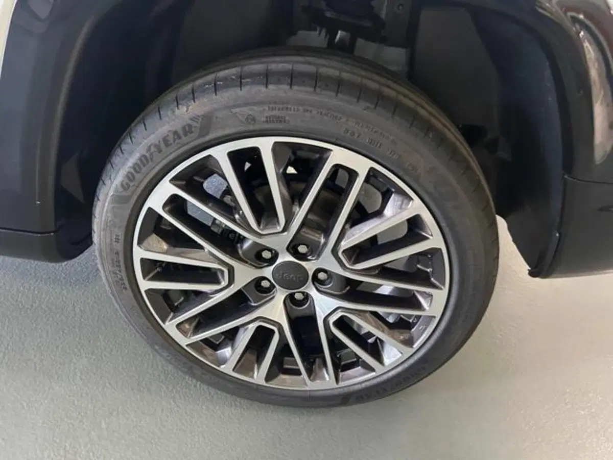 Jeep Compass nuova a Vercelli (8)