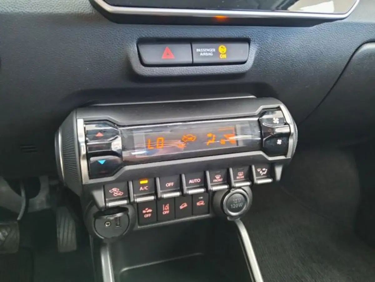 Suzuki Ignis usata a Como (19)