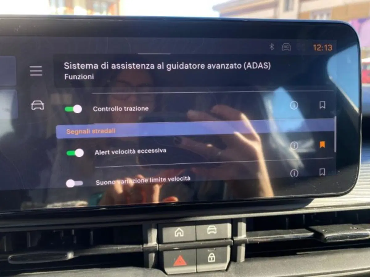 Jeep Avenger nuova a Cuneo (15)