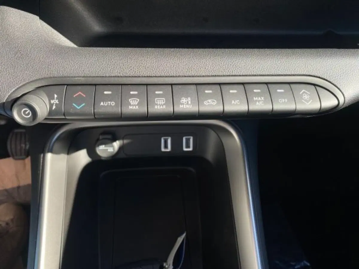 Jeep Avenger nuova a Cuneo (8)