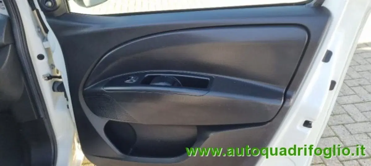 Opel Combo usata a Savona (13)
