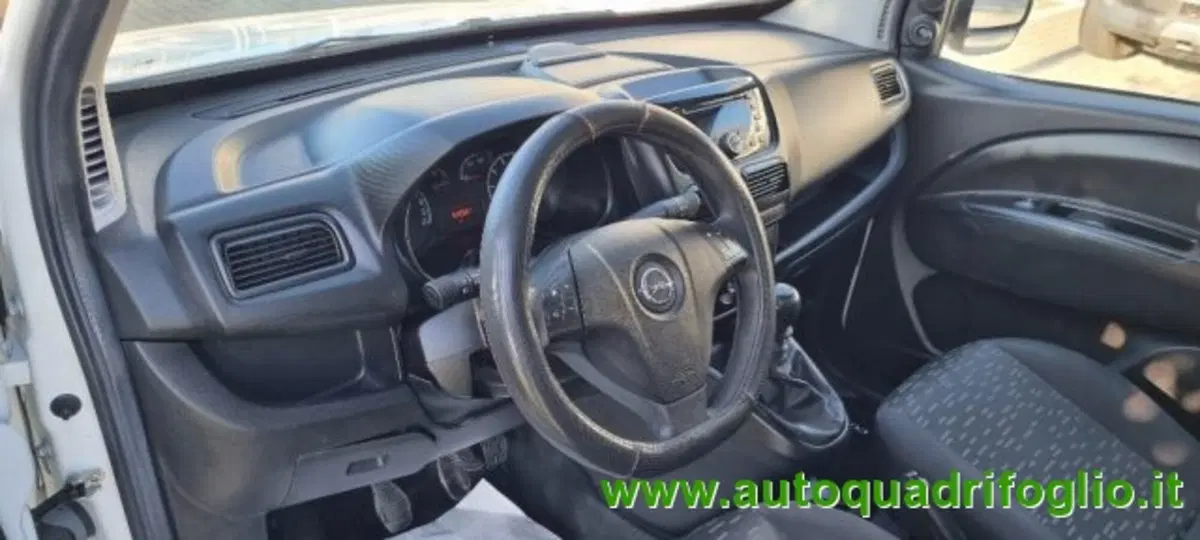 Opel Combo usata a Savona (18)