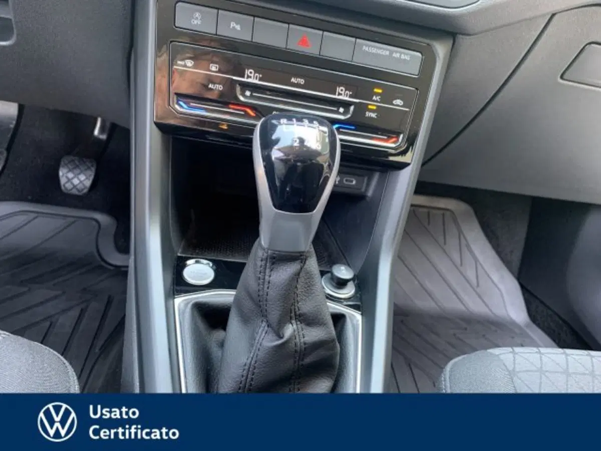 Volkswagen T-Cross usata a Vicenza (11)