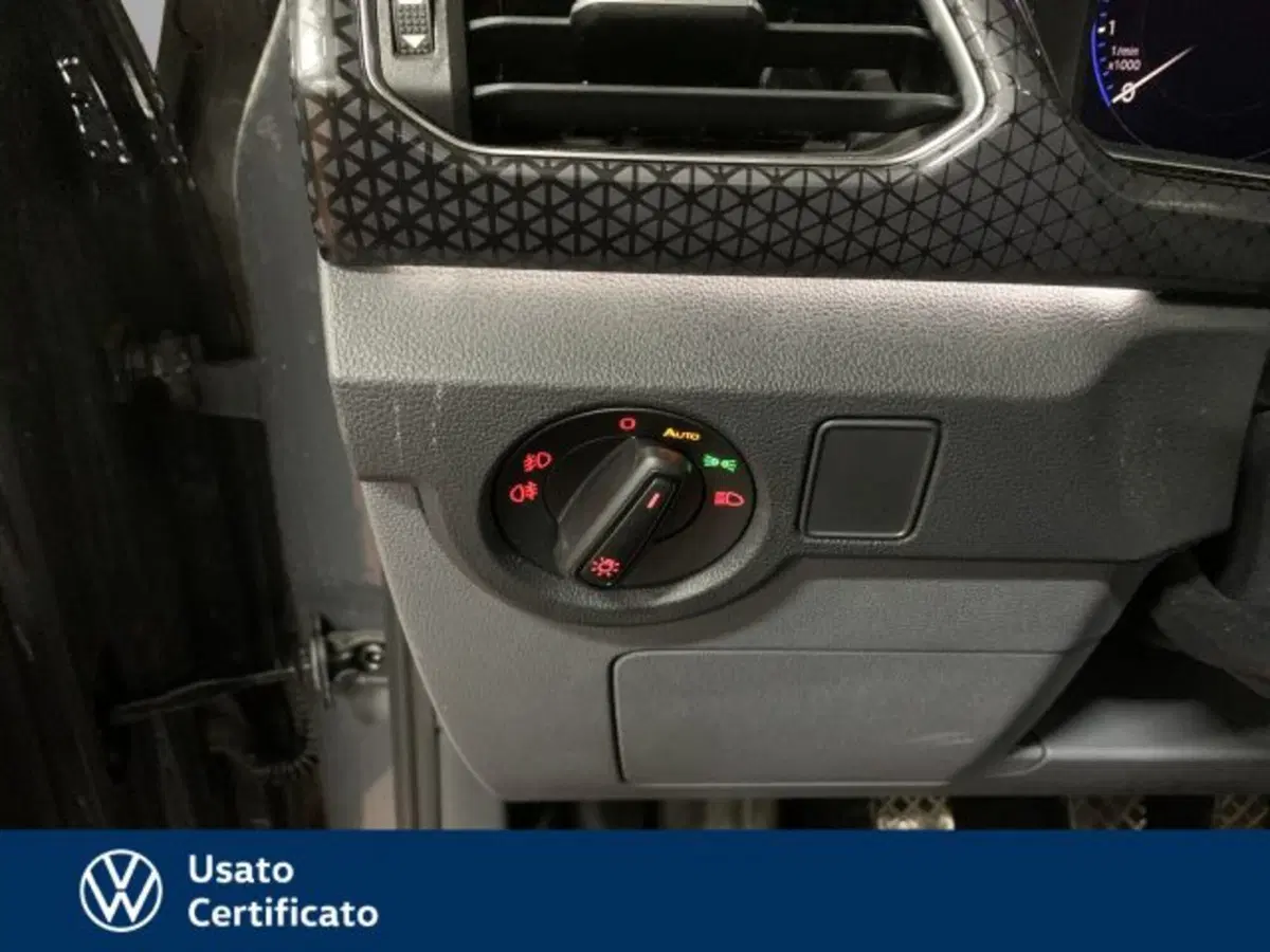 Volkswagen T-Cross usata a Vicenza (16)
