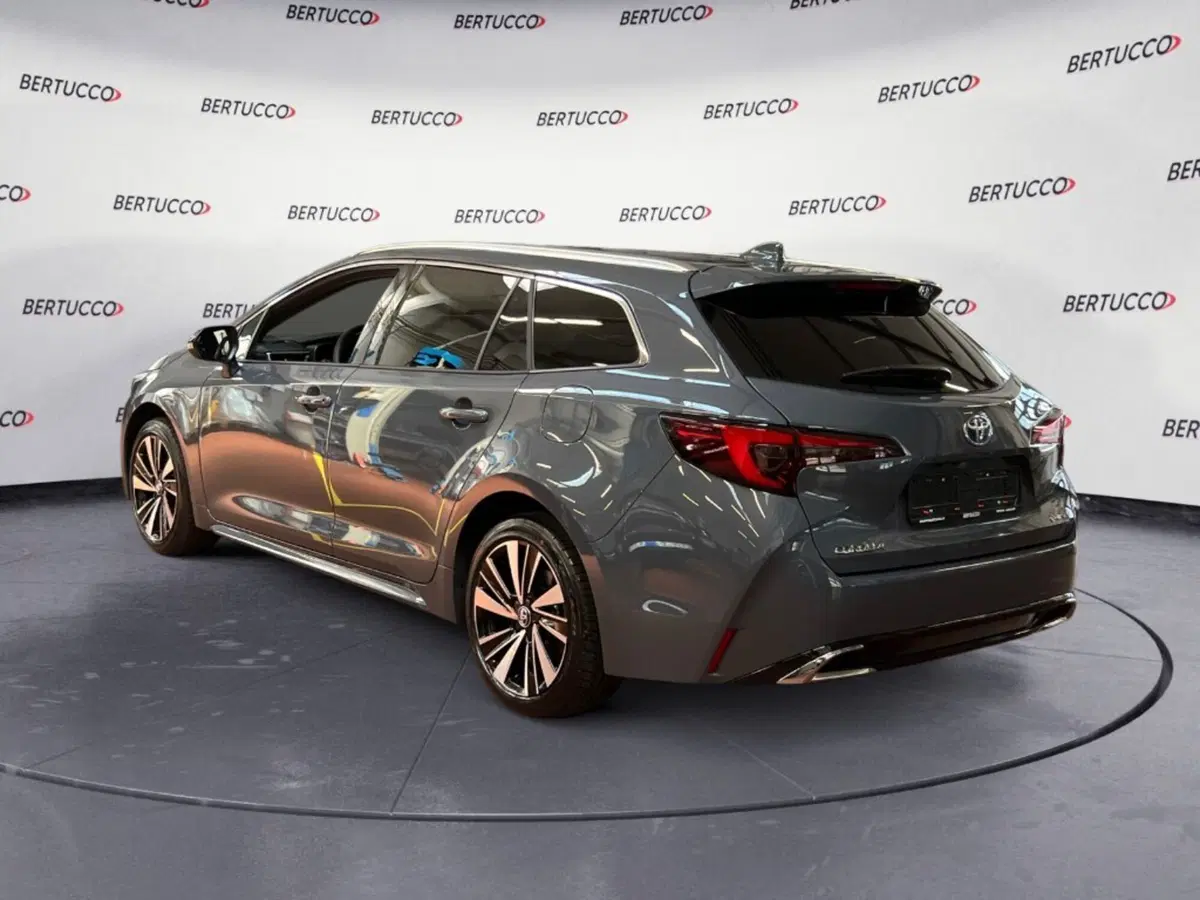Toyota Corolla Touring Sports nuova a Verona (3)