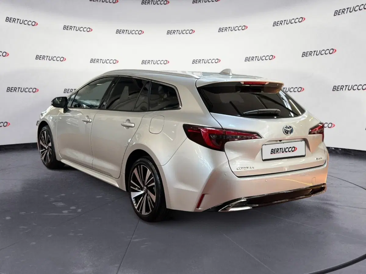 Toyota Corolla Touring Sports nuova a Verona (3)