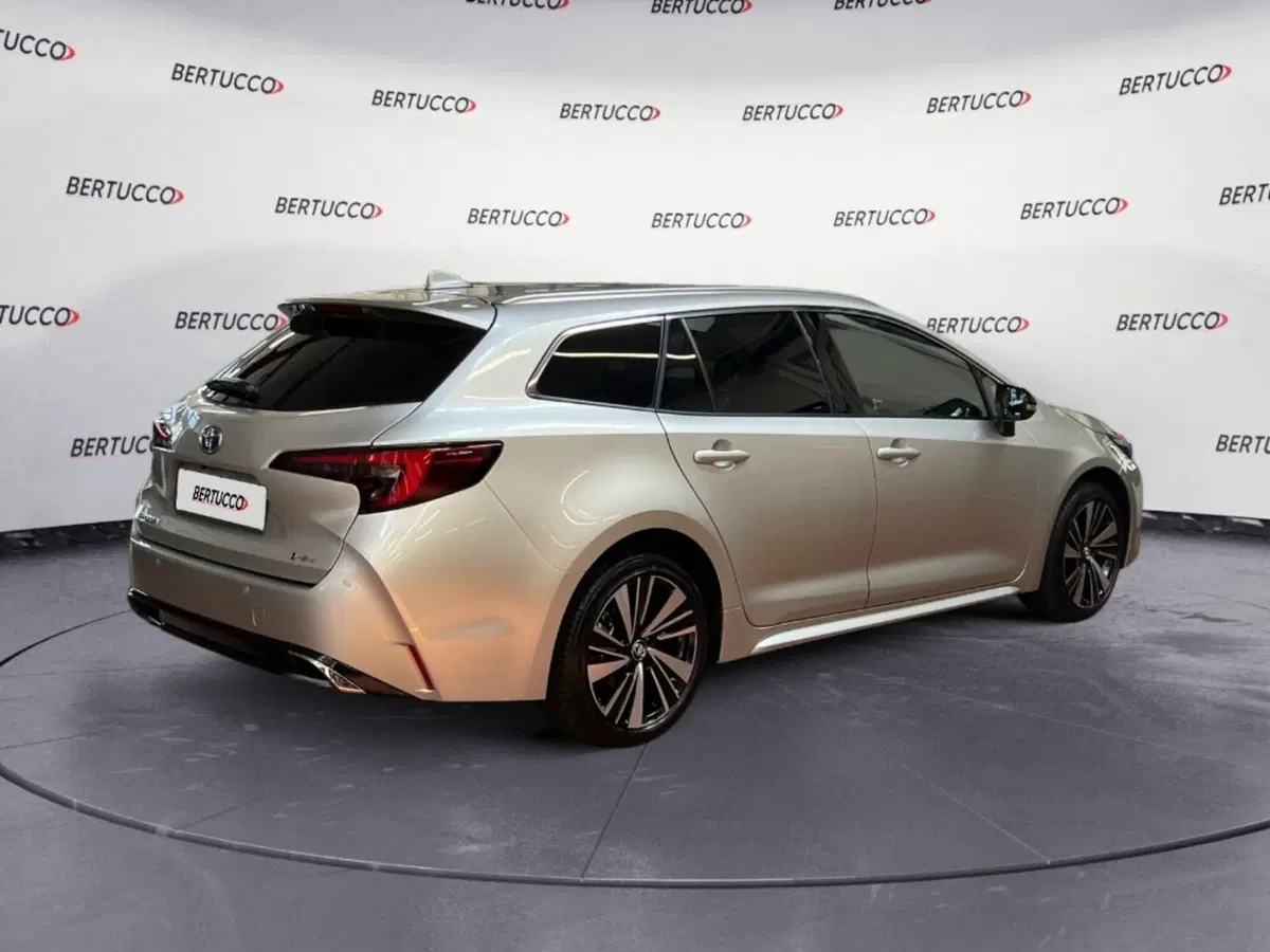 Toyota Corolla Touring Sports nuova a Verona (5)