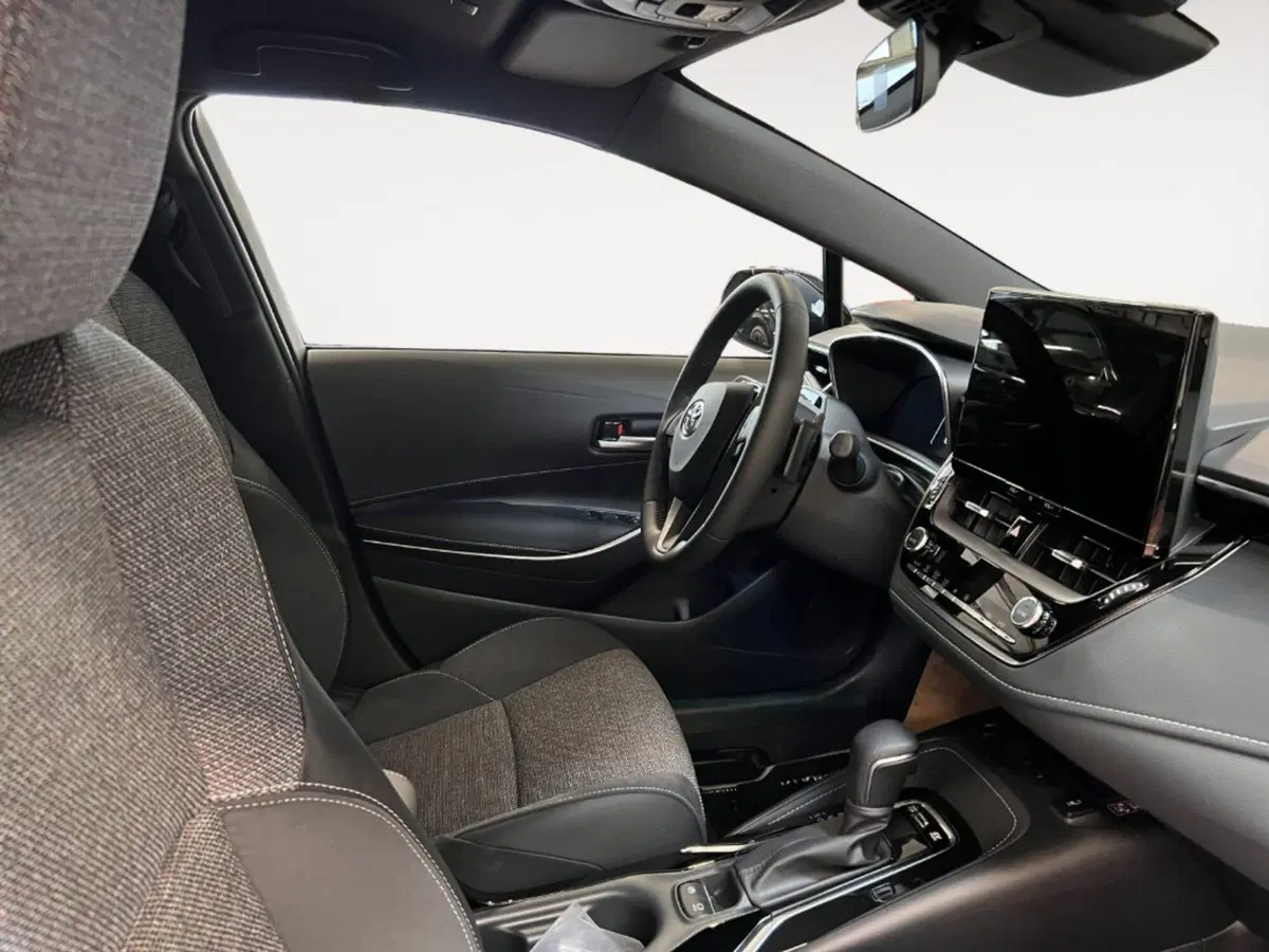 Toyota Corolla Touring Sports nuova a Verona (8)