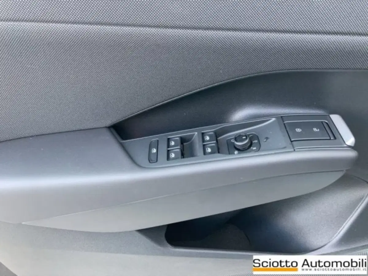 Volkswagen T-Roc nuova a Messina (12)