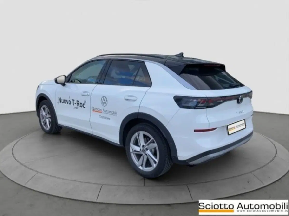 Volkswagen T-Roc nuova a Messina (4)