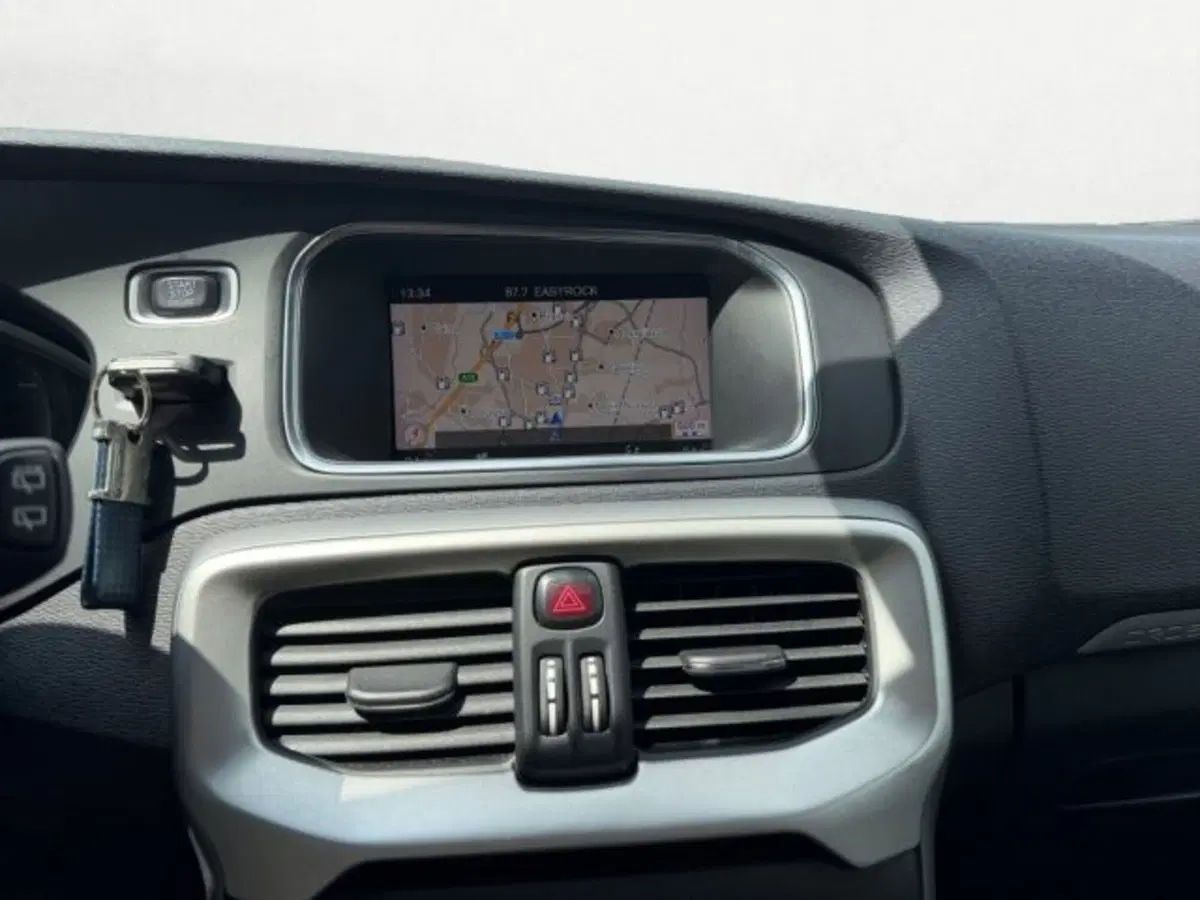 Volvo V40 Cross Country usata a Udine (13)