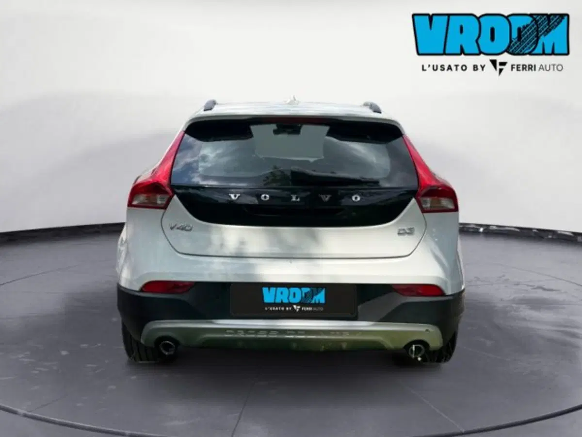 Volvo V40 Cross Country usata a Udine (6)